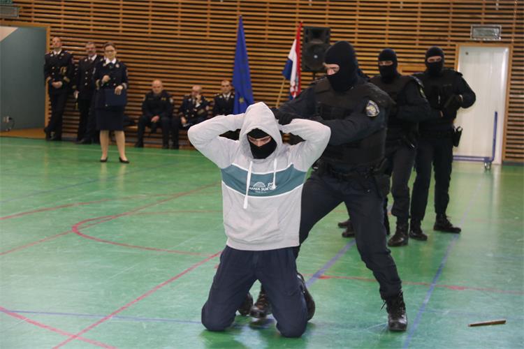 Slika /02_vijesti/2020/03/split/dov5 (2).jpg